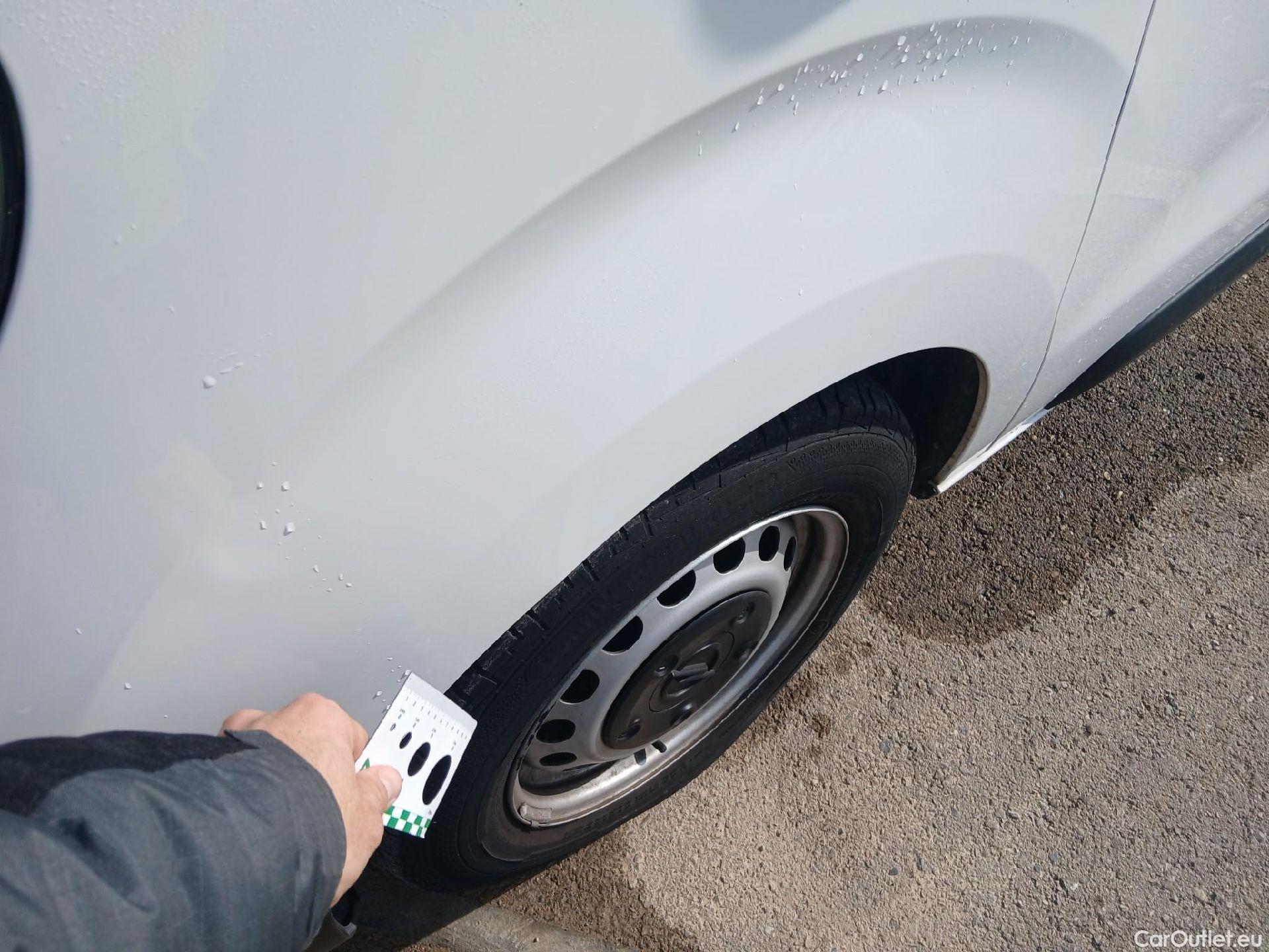  Opel  Vivaro OPEL  / 2019 / 4P / furgón 1.5 Diésel 74kW (100CV) M Std Express #3