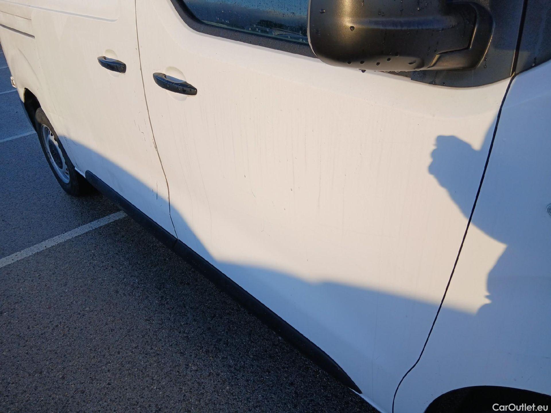  Opel  Vivaro OPEL  / 2019 / 4P / furgón 2.0 Diésel 88kW (120CV) M Inc. Select #38