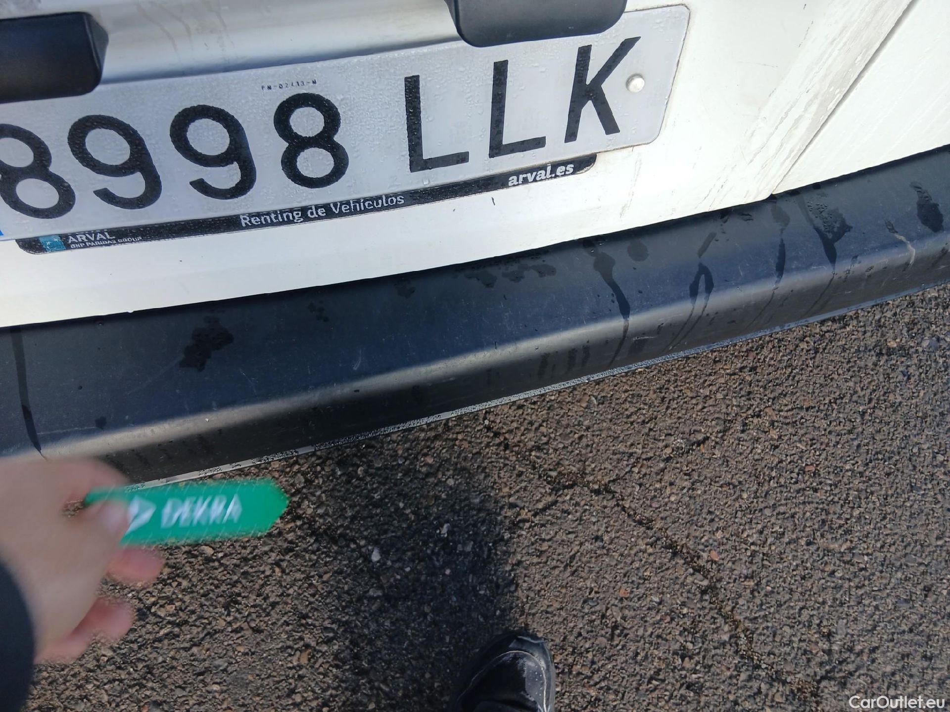  Citroen  Berlingo CITROEN  / 2018 / 4P / combi Talla M BlueHDi 100 S&S LIVE (IND) #18