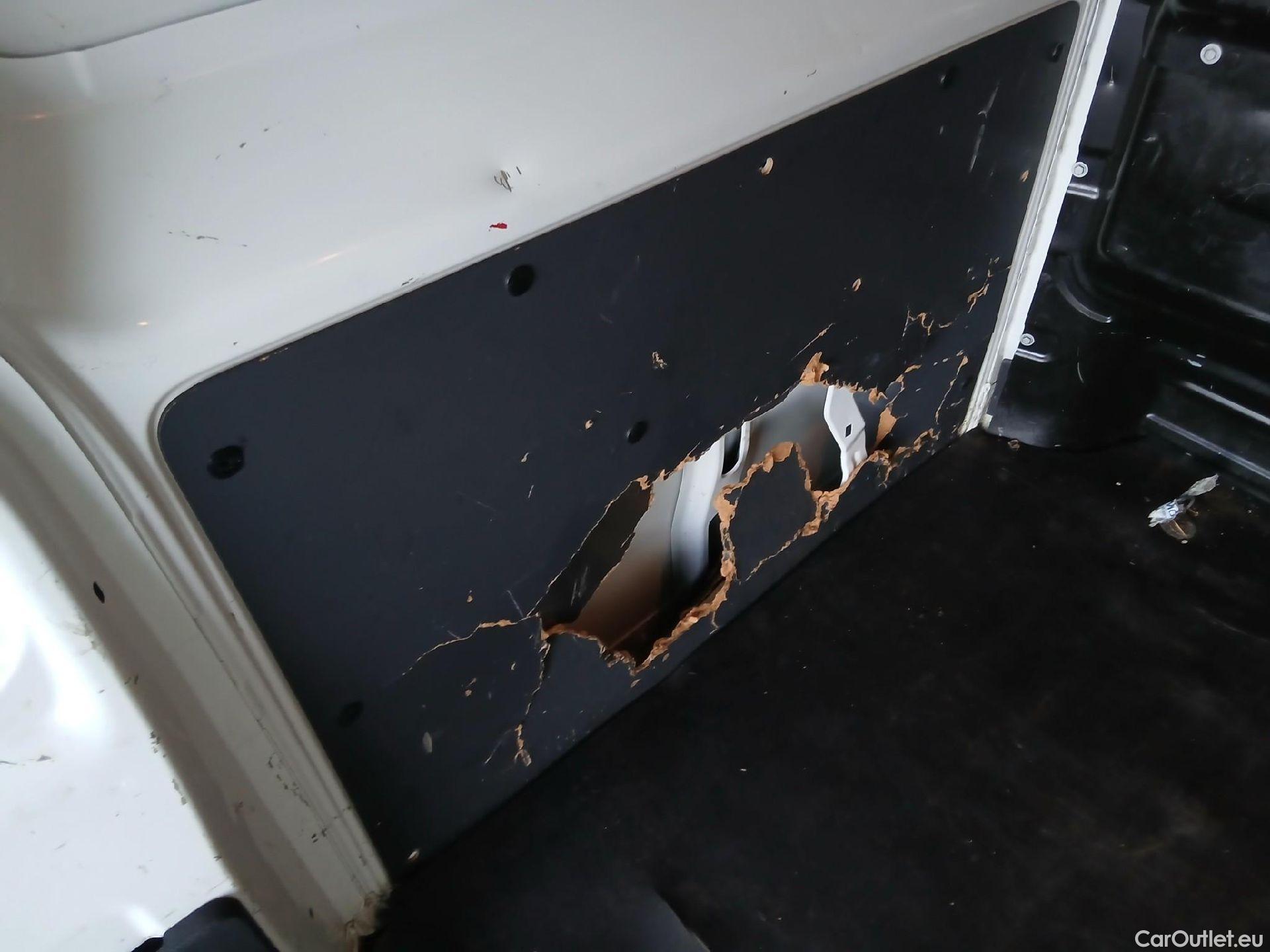  Opel  Vivaro OPEL  / 2019 / 4P / furgón 2.0 Diésel 88kW (120CV) M Inc. Select #26