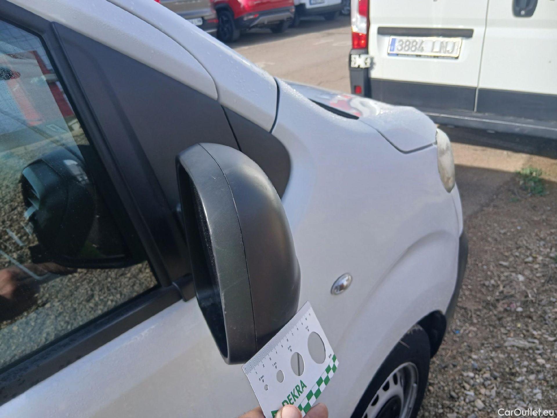  Opel  Vivaro OPEL  / 2019 / 4P / furgón 1.5 Diésel 74kW (100CV) M Std Express #28