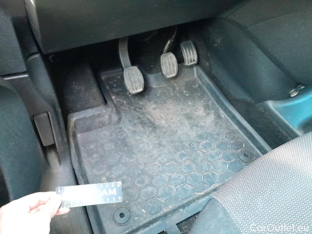  Opel  Combo OPEL  / 2018 / 3P / furgón derivado de turismo Cargo L 650kg Diesel 1.5 100HP S&S MT E6 #13