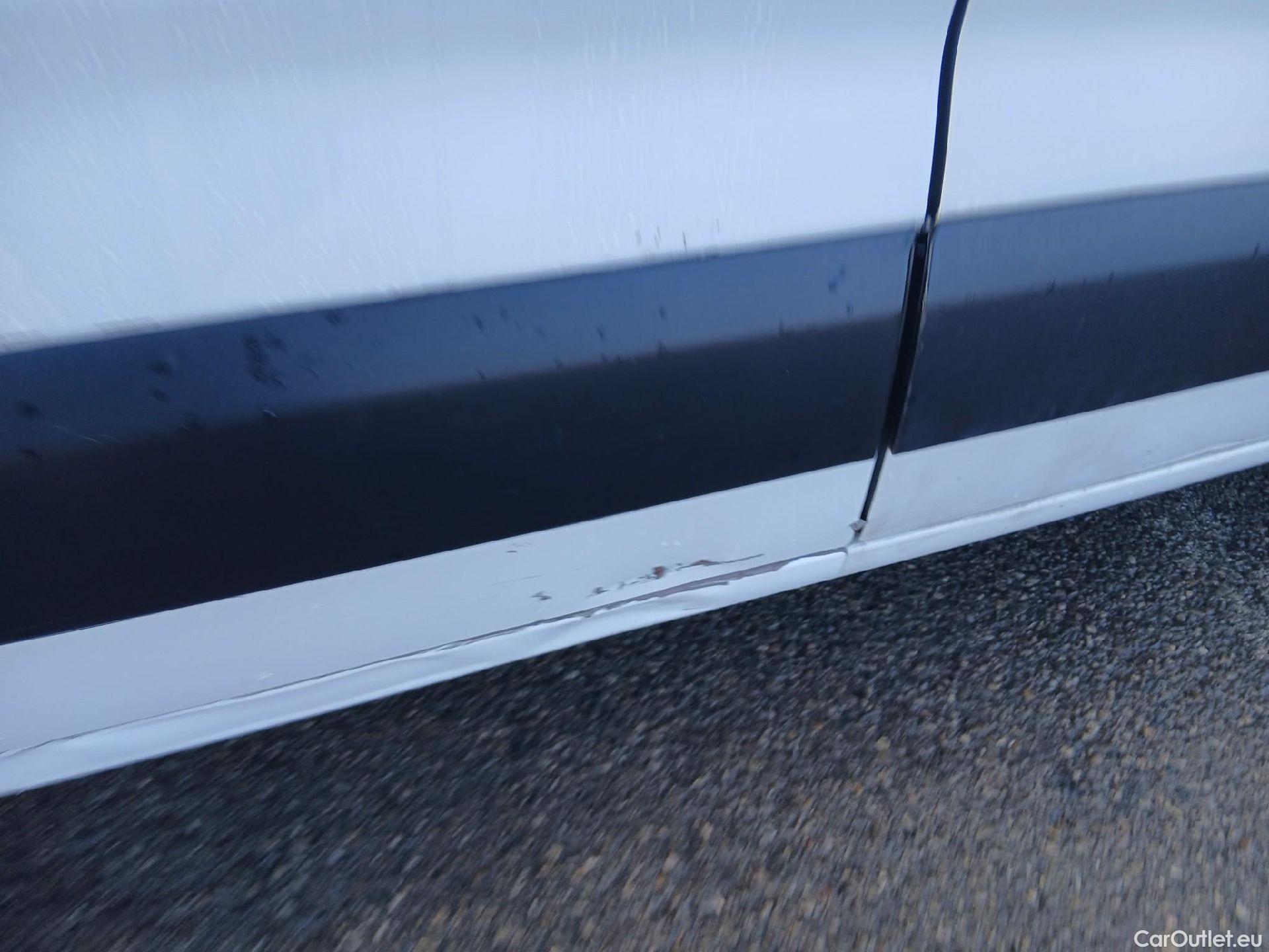  Citroen  Berlingo CITROEN  / 2018 / 4P / combi Talla M BlueHDi 100 S&S LIVE (IND) #25