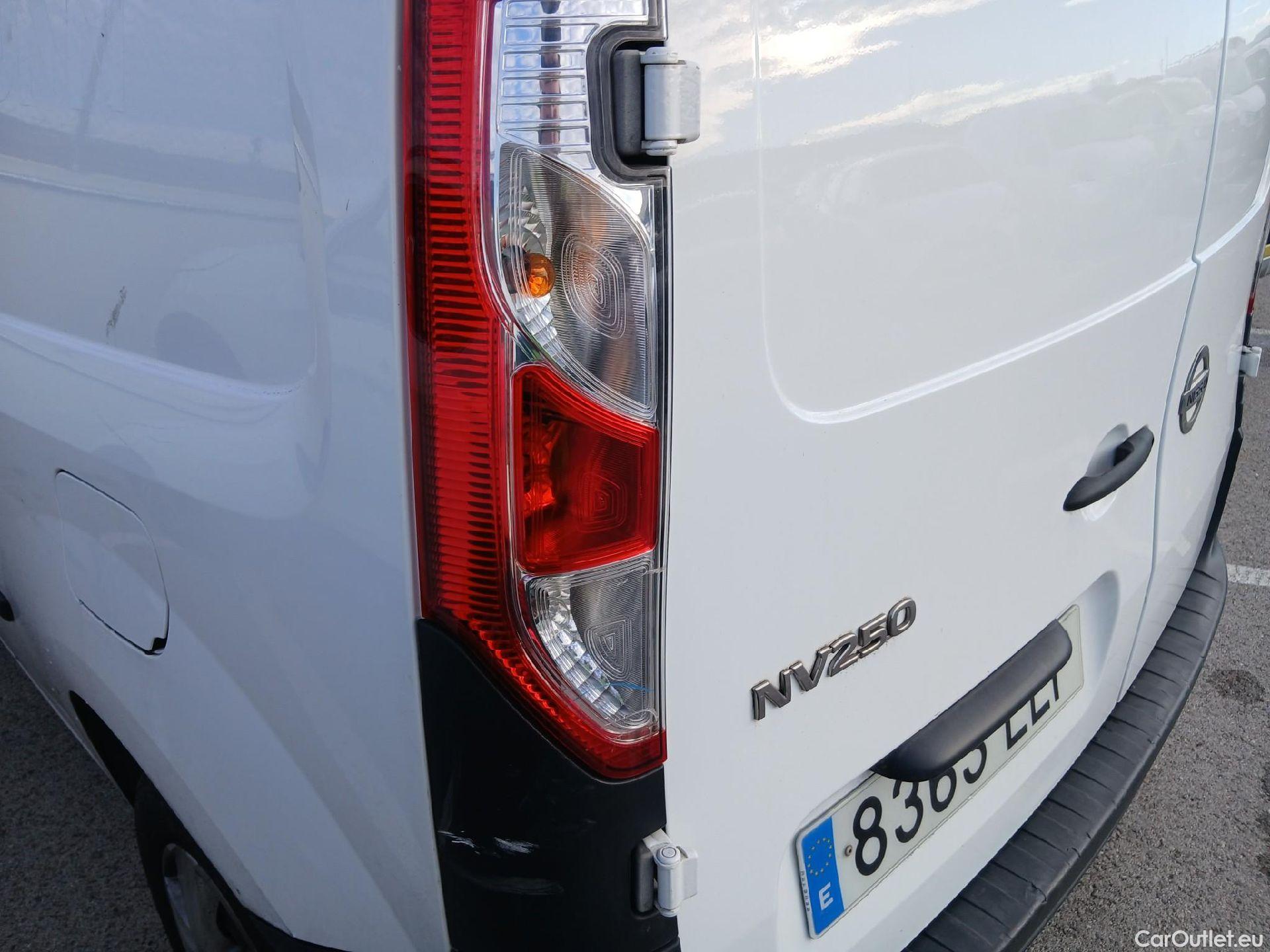  Nissan  NV200 NISSAN NV250 / 2019 / 4P / furgón 2pl 1.5dCi 59 kW (80 CV) L1H1 ÓPTIMA #19