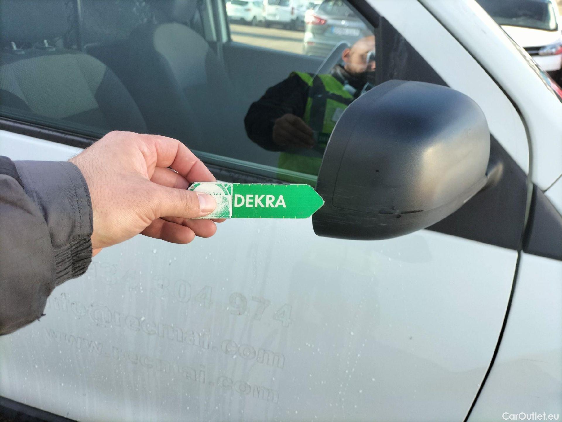  Dacia  Dokker DACIA  / 2013 / 4P / furgón derivado de turismo Van Essential 1.6 80kW (110CV) GLP #71