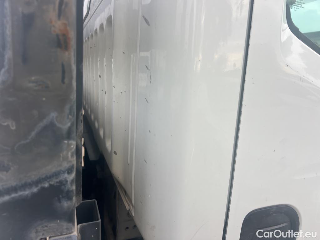  Nissan  NV400 NISSAN NT400 / 2014 / 2P / pick-up de lados abatibles 35.13/2 Básico CAL Cabina Abatible Media #1