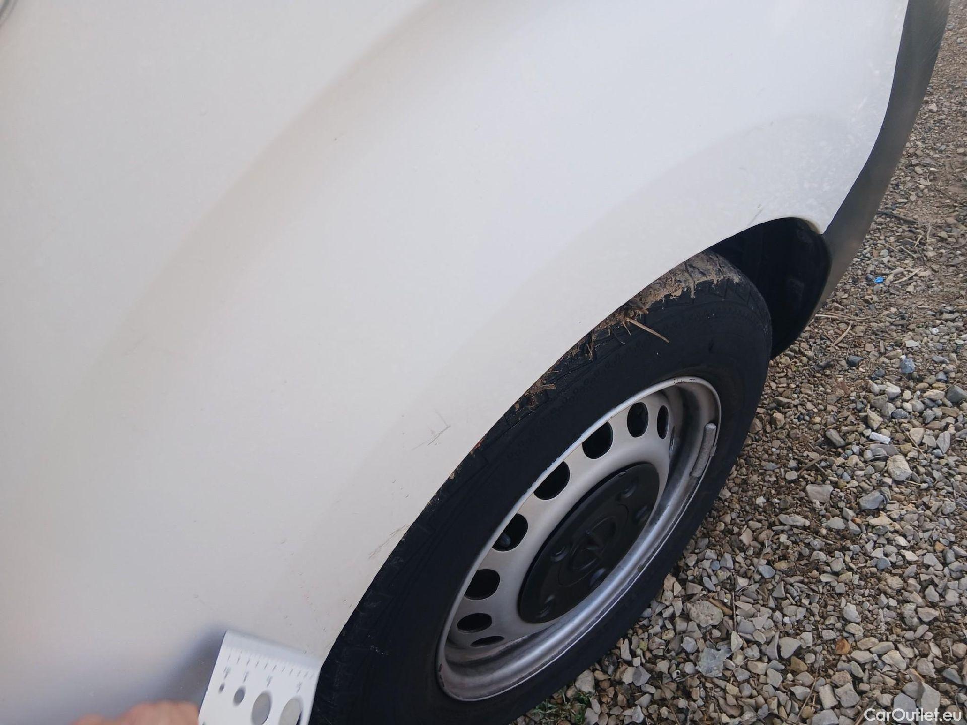  Opel  Vivaro OPEL  / 2019 / 4P / furgón 1.5 Diésel 74kW (100CV) M Std Express #30