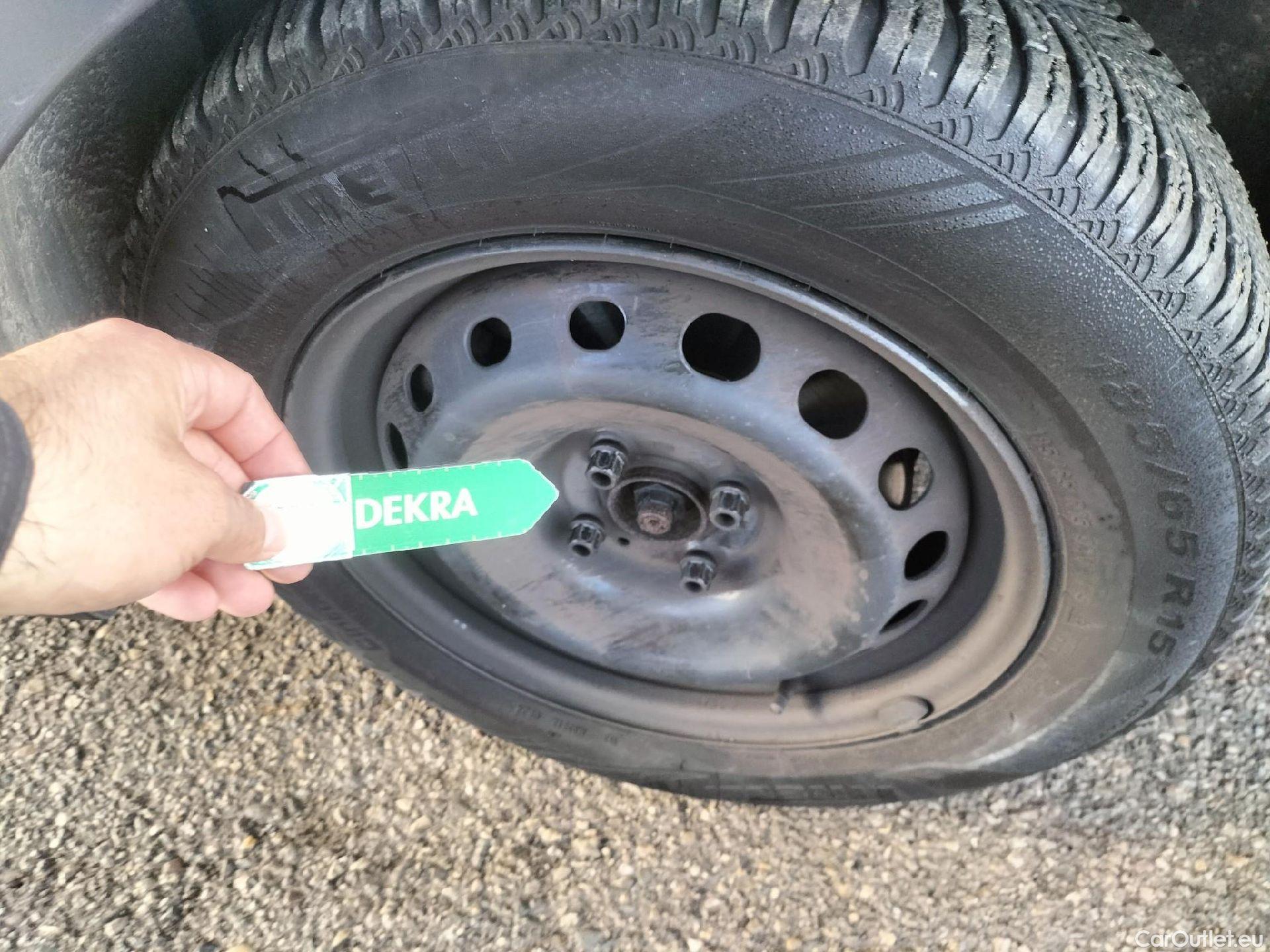  Dacia  Dokker DACIA  / 2013 / 4P / furgón derivado de turismo Van Essential 1.6 80kW (110CV) GLP #16