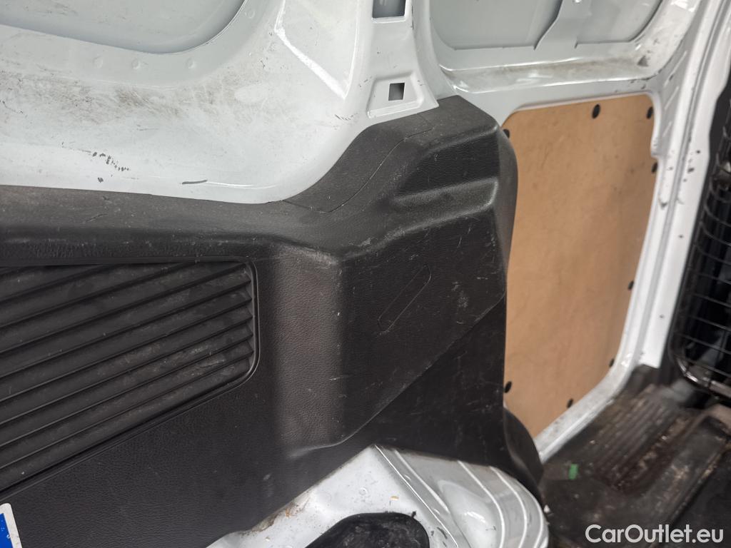  Ford  Transit FORD  Courier/2014/4P/furgón der.turis Van 1.5 TDCi 56kW Trend #45