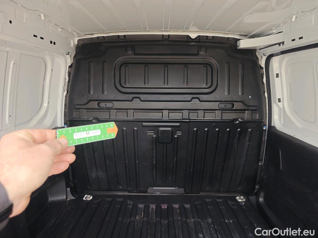  Peugeot  Partner PEUGEOT  / 2018 / 4P / furgón derivado de turismo Premium Standard 600kg BlueHDi 73kW (AC) #23