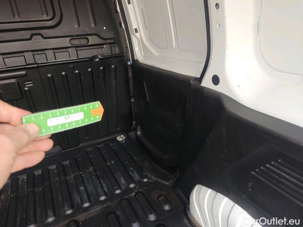  Peugeot  Partner PEUGEOT  / 2018 / 4P / furgón derivado de turismo Premium Standard 600kg BlueHDi 73kW (AC) #18