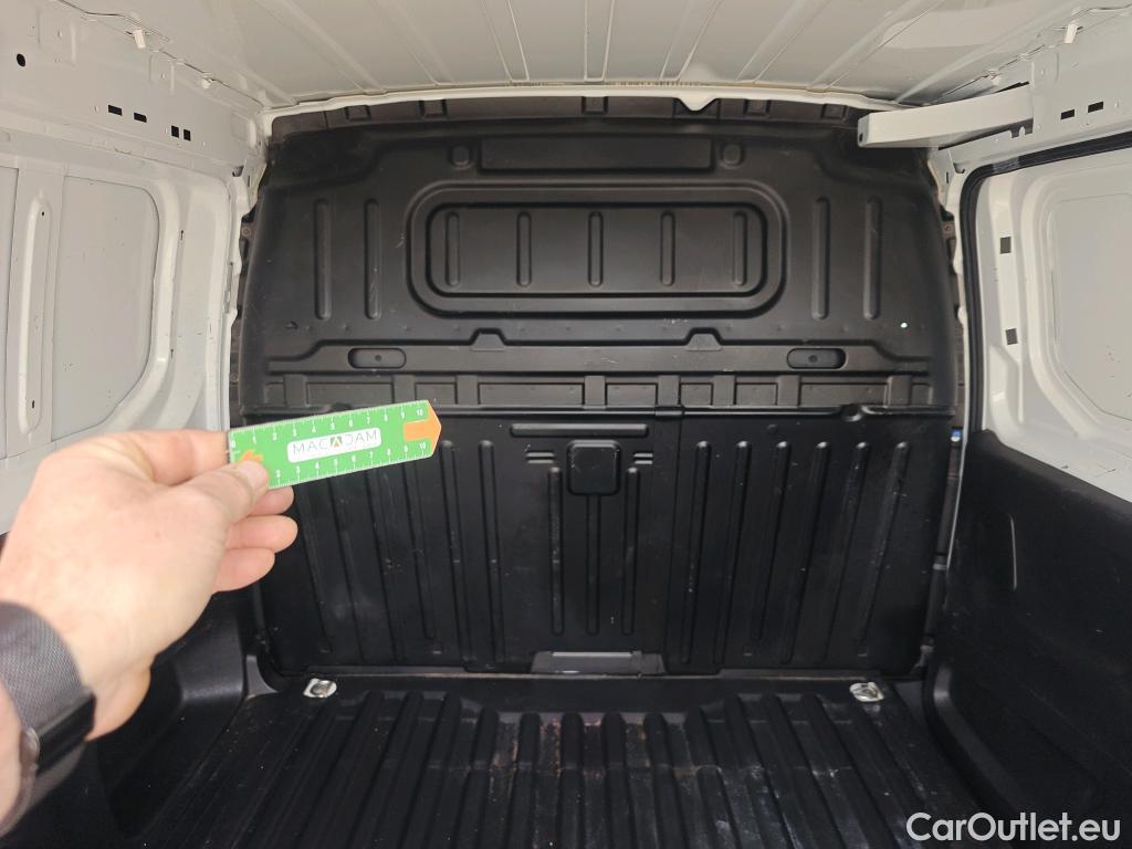  Peugeot  Partner PEUGEOT  / 2018 / 4P / furgón derivado de turismo Premium Standard 600kg BlueHDi 73kW (AC) #22