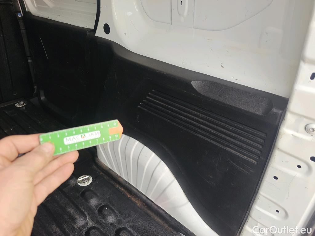  Peugeot  Partner PEUGEOT  / 2018 / 4P / furgón derivado de turismo Premium Standard 600kg BlueHDi 73kW (AC) #28