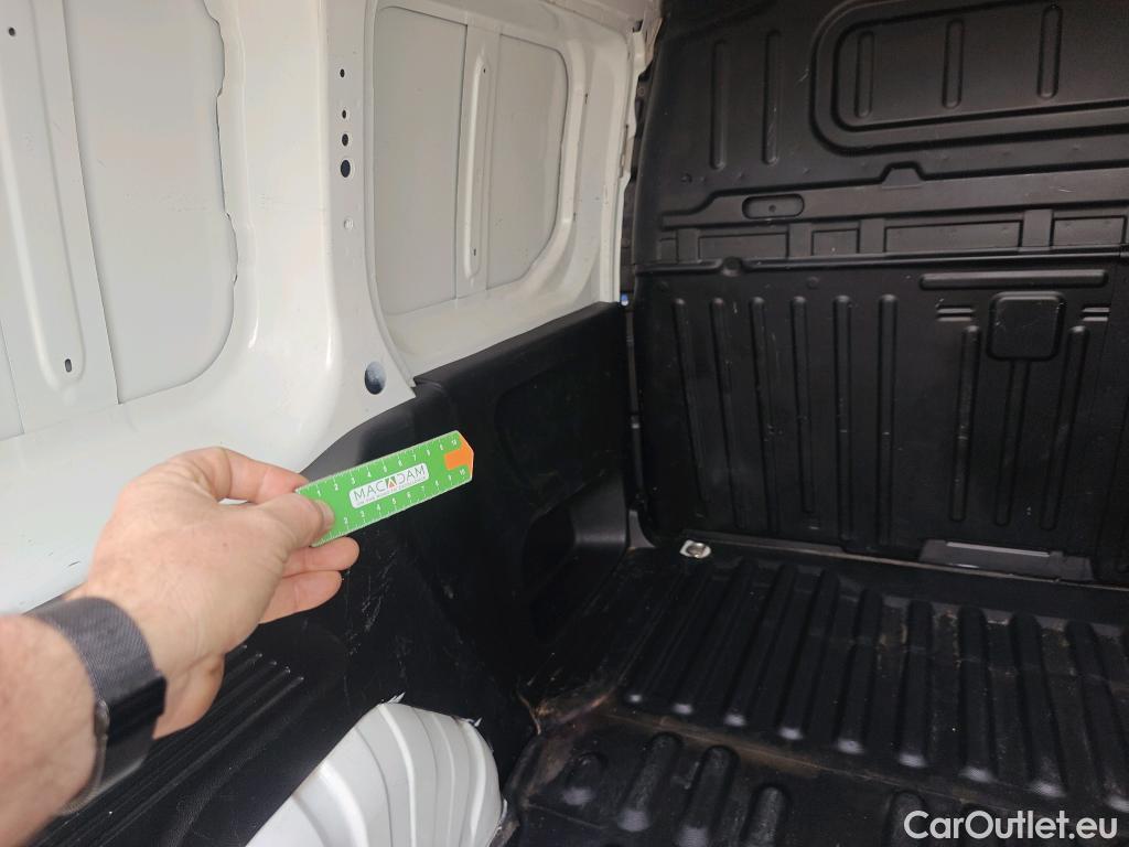  Peugeot  Partner PEUGEOT  / 2018 / 4P / furgón derivado de turismo Premium Standard 600kg BlueHDi 73kW (AC) #21