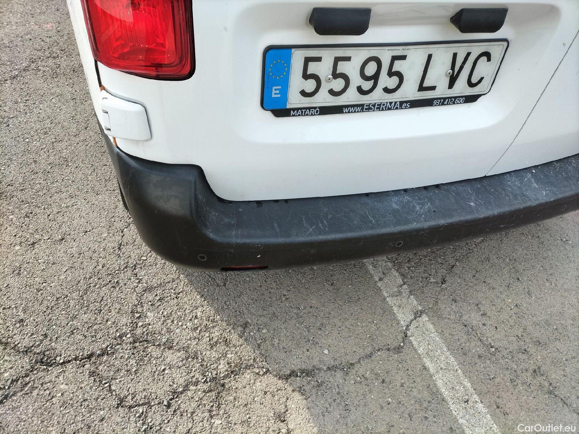  Opel  Vivaro OPEL  / 2019 / 4P / furgón 1.5 D 88kW (120CV) M Std Express M.P. DC #27