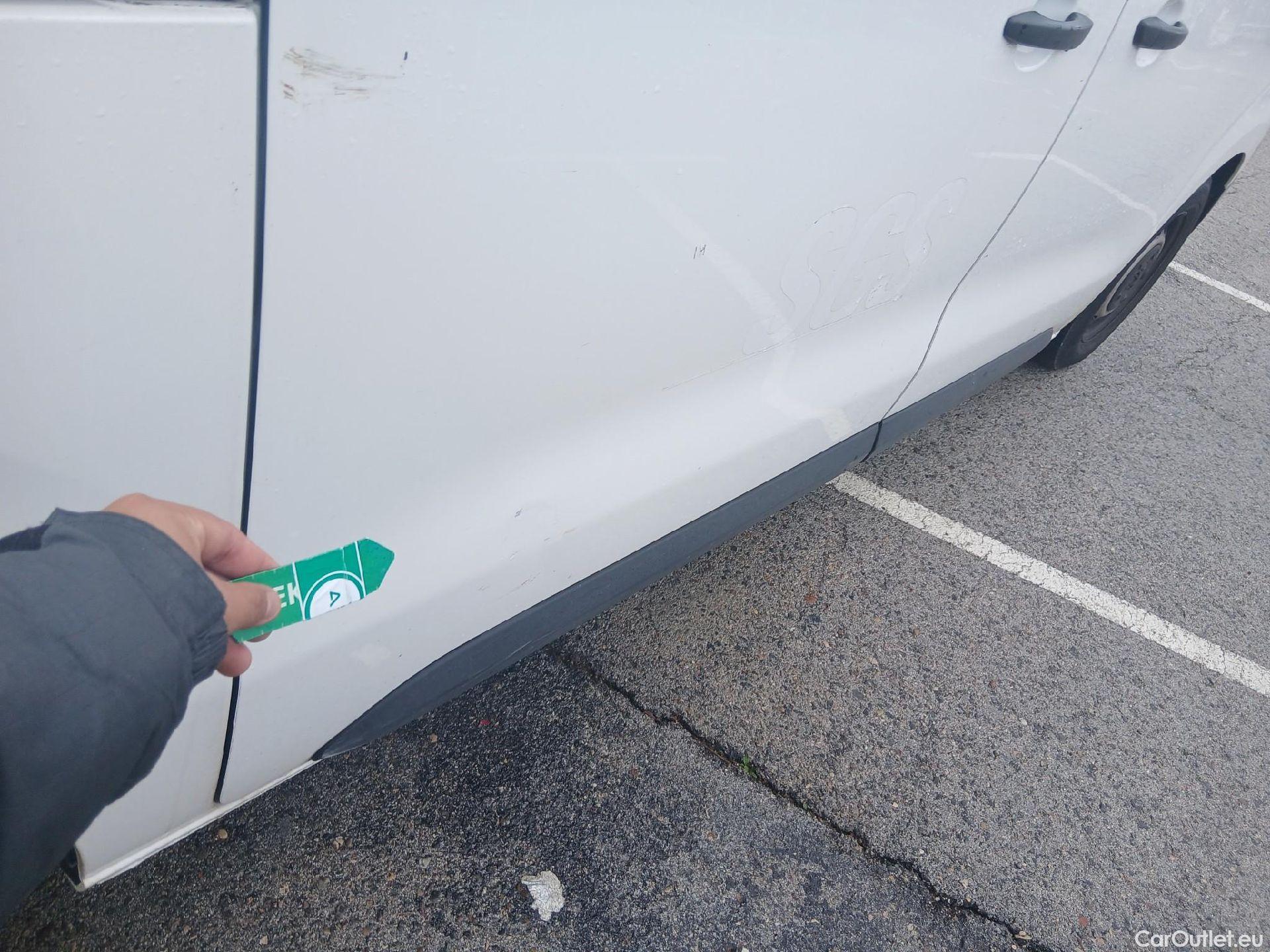  Peugeot  Expert PEUGEOT  / 2016 / 4P / furgón Furgón Premium 1.5 BlueHDi 120 Standard #28