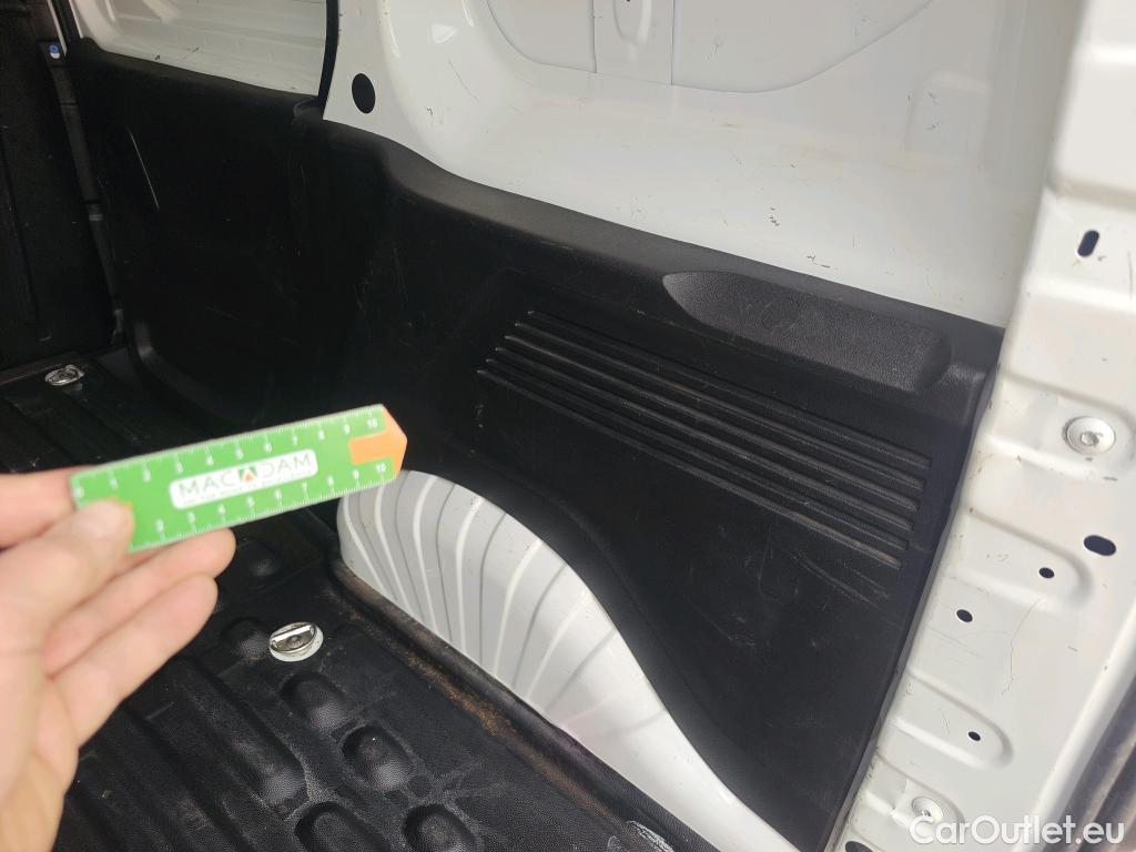  Peugeot  Partner PEUGEOT  / 2018 / 4P / furgón derivado de turismo Premium Standard 600kg BlueHDi 73kW (AC) #29