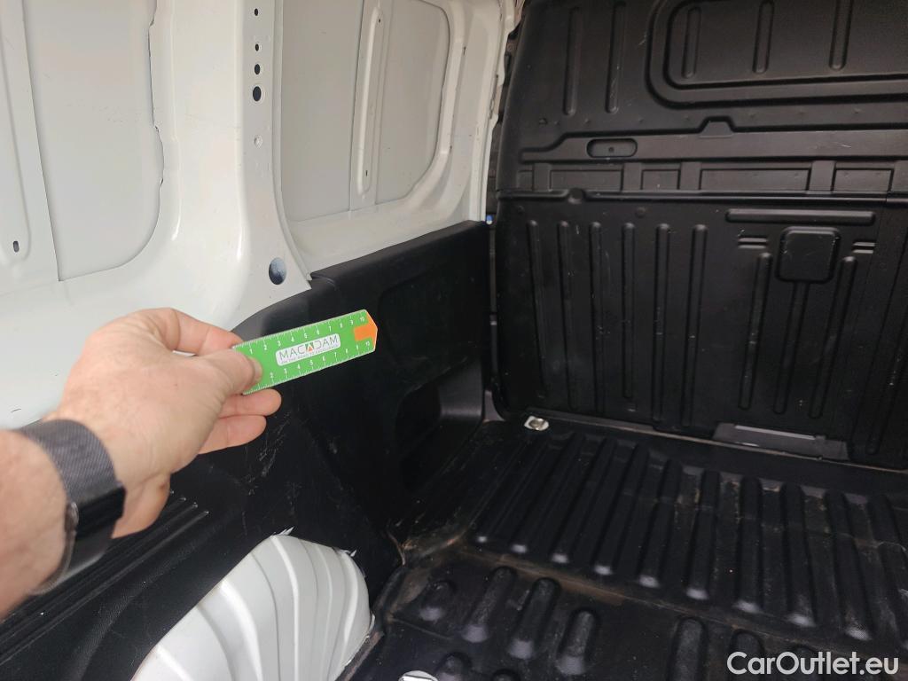  Peugeot  Partner PEUGEOT  / 2018 / 4P / furgón derivado de turismo Premium Standard 600kg BlueHDi 73kW (AC) #20