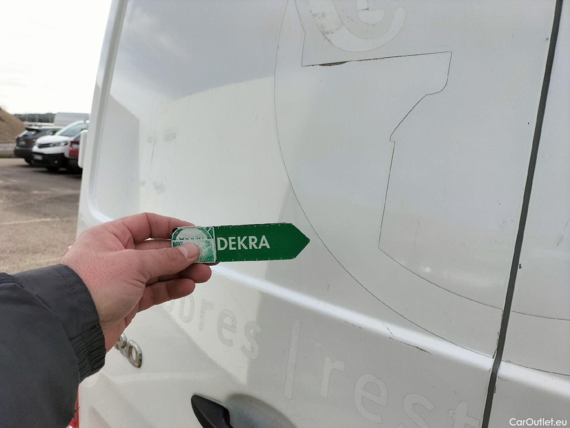  Opel  Vivaro OPEL  / 2019 / 4P / furgón 1.5 D 88kW (120CV) M Std Express M.P. DC #32