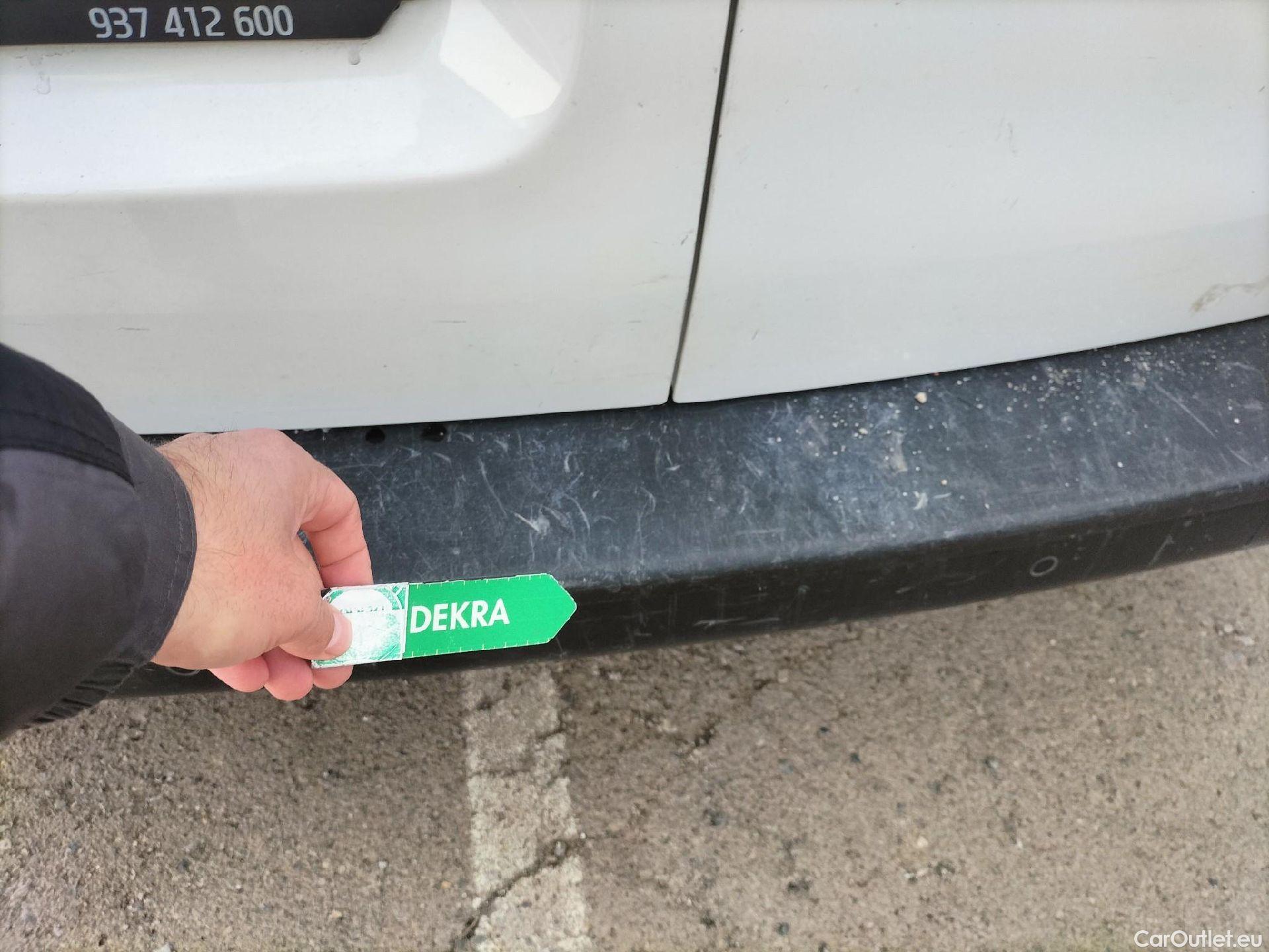  Opel  Vivaro OPEL  / 2019 / 4P / furgón 1.5 D 88kW (120CV) M Std Express M.P. DC #28