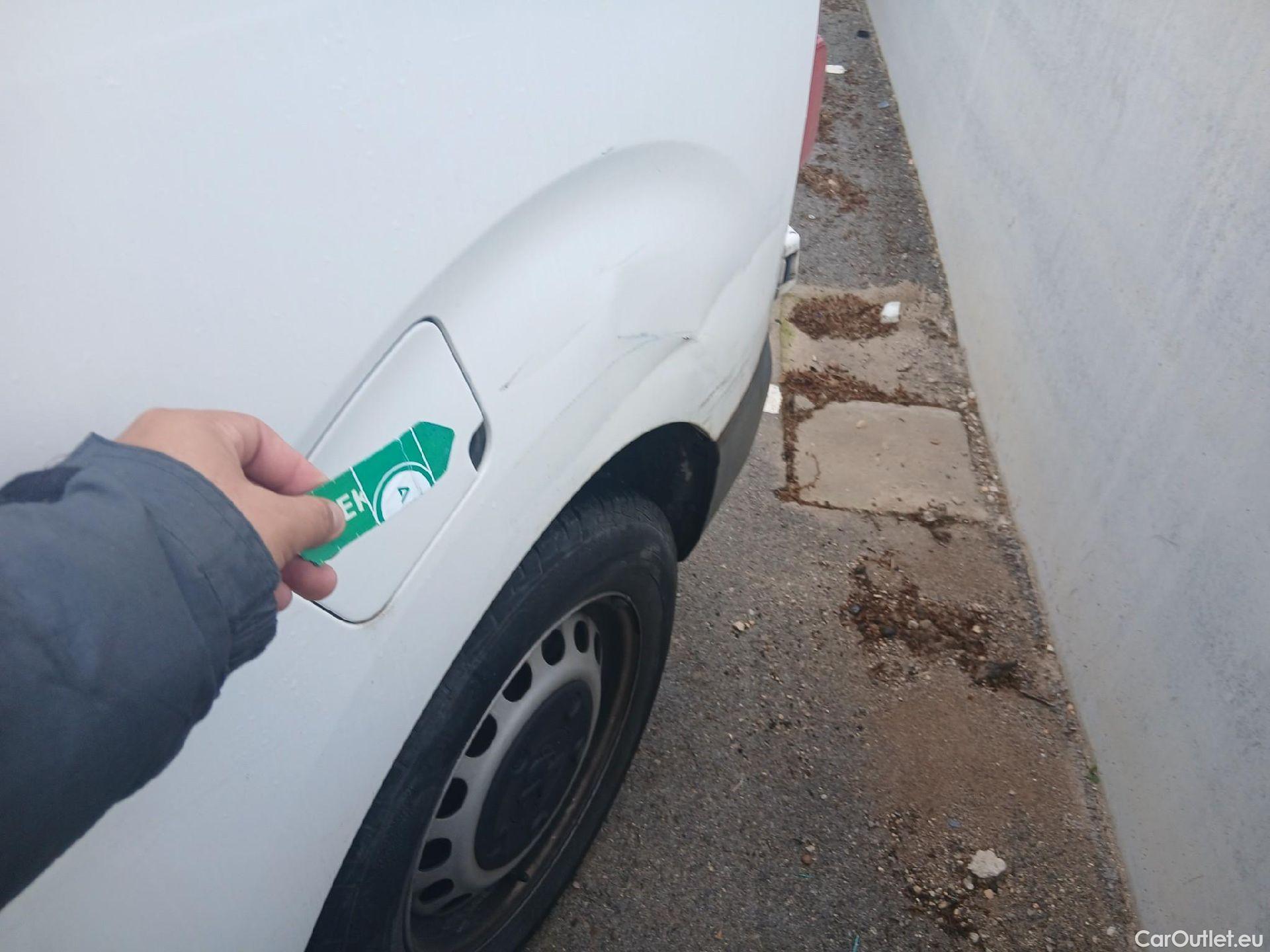  Peugeot  Expert PEUGEOT  / 2016 / 4P / furgón Furgón Premium 1.5 BlueHDi 120 Standard #19