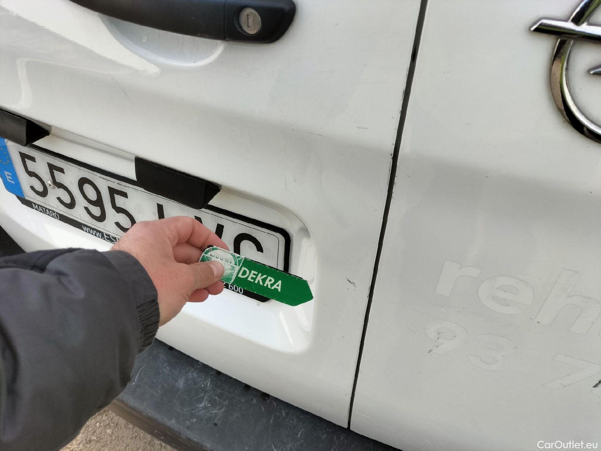  Opel  Vivaro OPEL  / 2019 / 4P / furgón 1.5 D 88kW (120CV) M Std Express M.P. DC #33