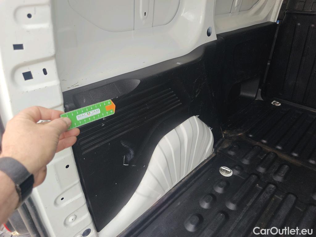  Peugeot  Partner PEUGEOT  / 2018 / 4P / furgón derivado de turismo Premium Standard 600kg BlueHDi 73kW (AC) #31