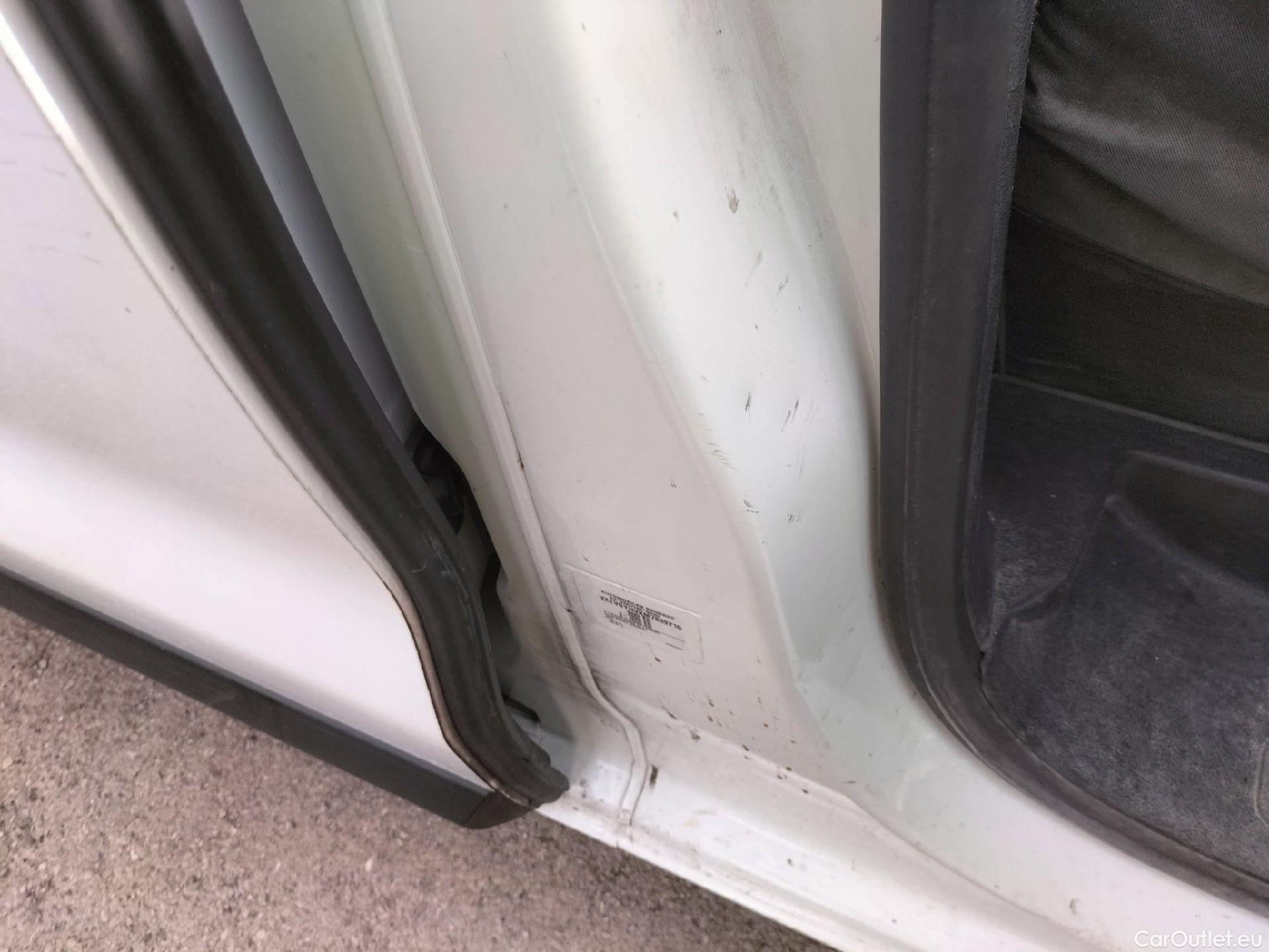  Opel  Vivaro OPEL  / 2019 / 4P / furgón 1.5 D 88kW (120CV) M Std Express M.P. DC #69