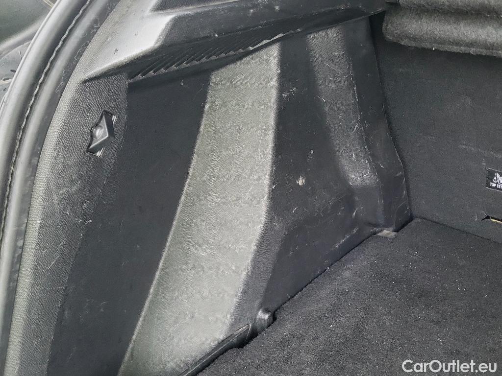  Peugeot  2008 PEUGEOT  / 2019 / 5P / todoterreno Allure Pack BlueHDI 81kW (110CV) (AC) #5