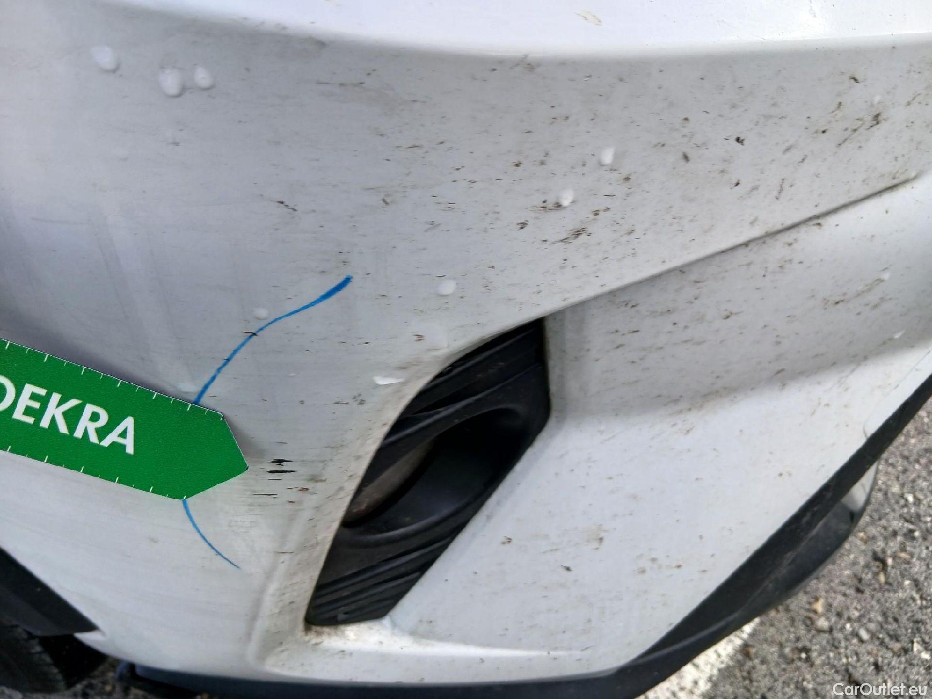  Toyota  RAV4 TOYOTA  / 2018 / 5P / todoterreno 2.5l 220H Advance #2