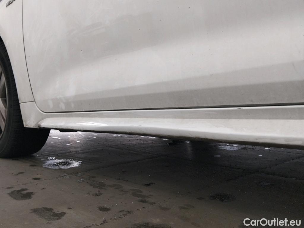  Toyota  Corolla TOYOTA  / 2019 / 5P / familiar 1.8 125H ACTIVE TECH E-CVT TOU SPORT #1