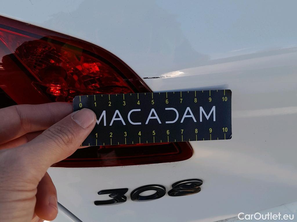  Peugeot  308 PEUGEOT  / 2017 / 5P / berlina con portón 5p Active Pack BlueHDi 130 S&S #15