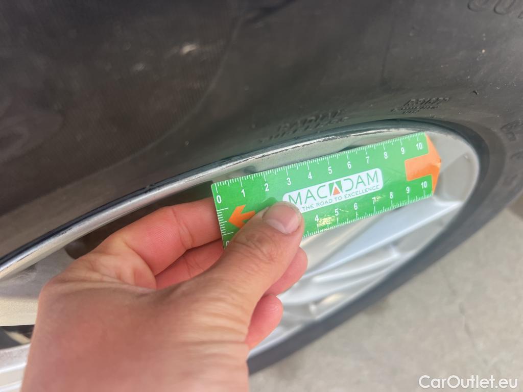  Ford  Focus FORD  / 2018 / 5P / berlina con portón 1.5 Ecoblue 88kW Trend+ #13