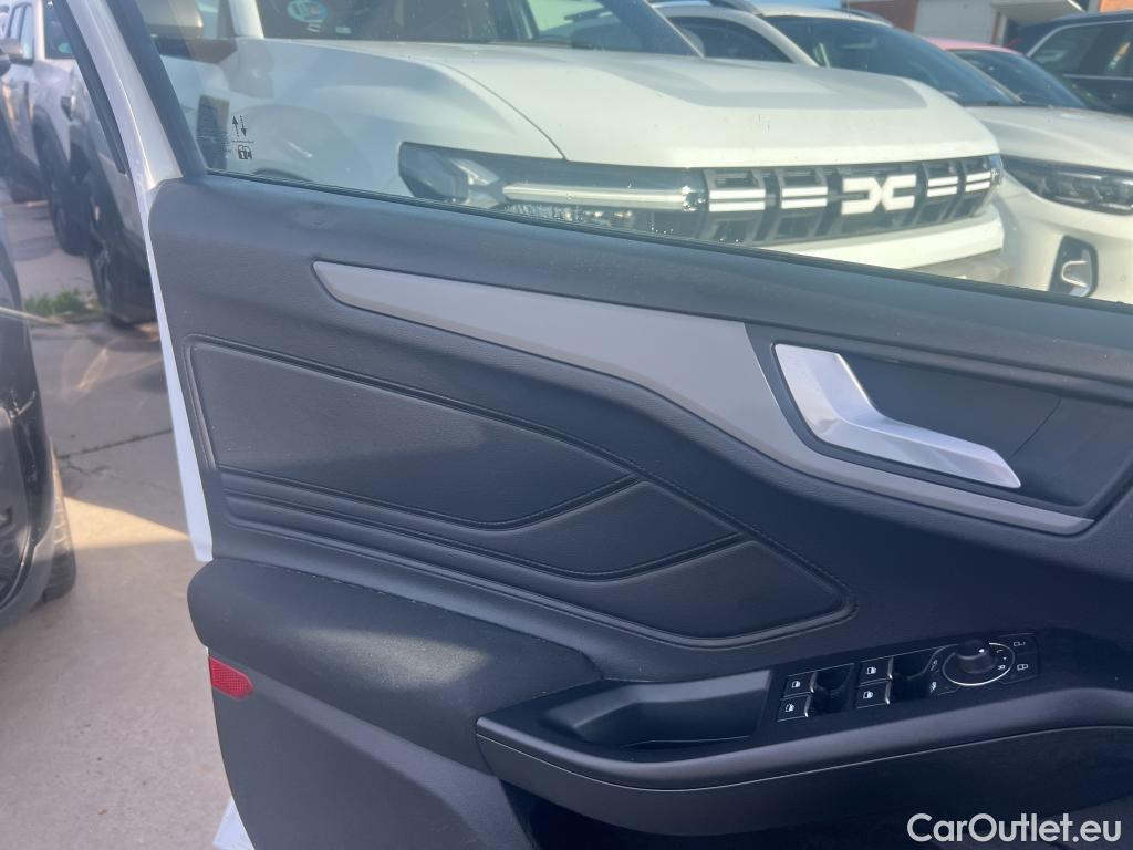  Ford  Focus FORD  / 2018 / 5P / berlina con portón 1.5 Ecoblue 88kW Trend+ #16