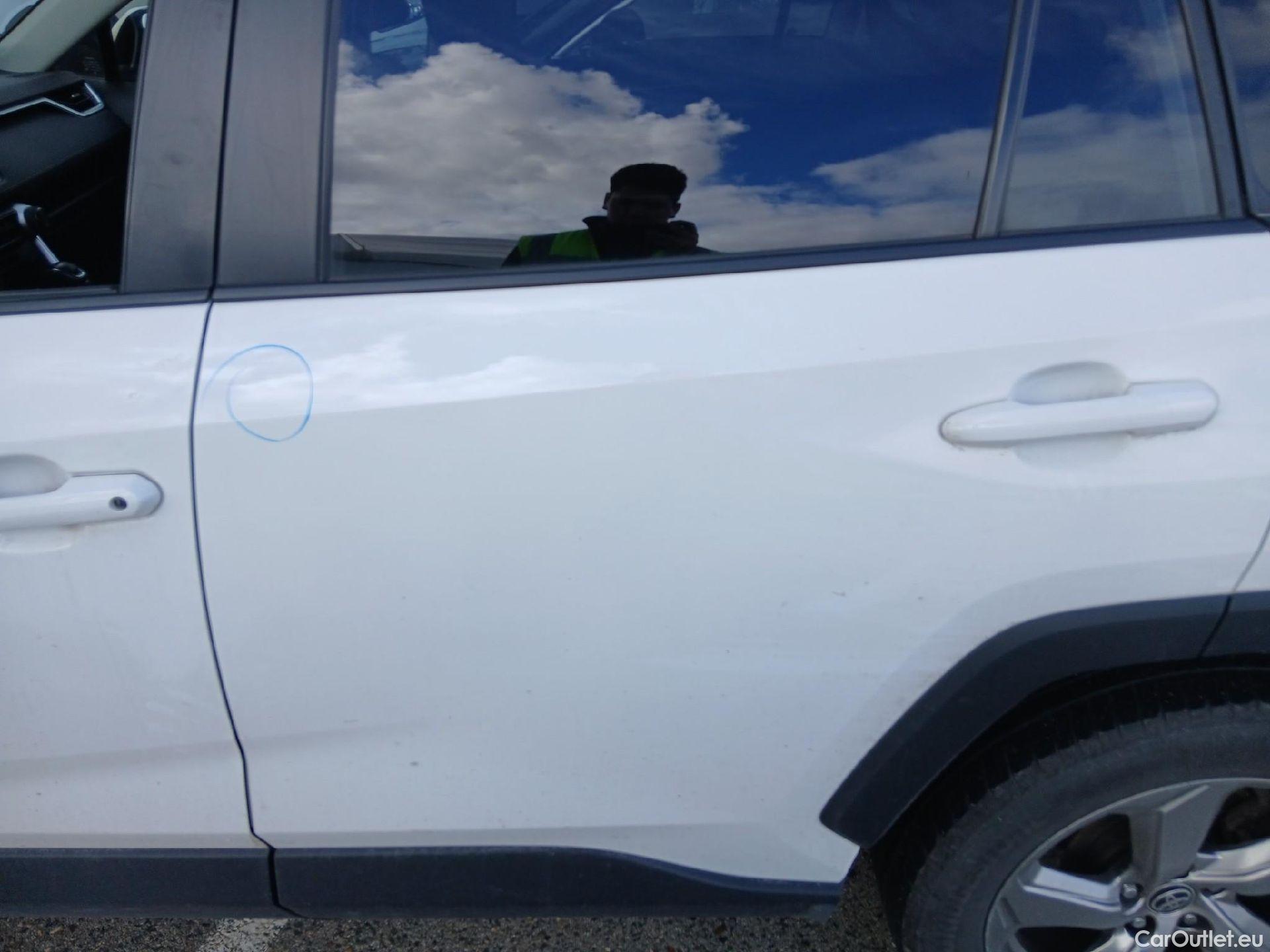  Toyota  RAV4 TOYOTA  / 2018 / 5P / todoterreno 2.5l 220H Advance #5