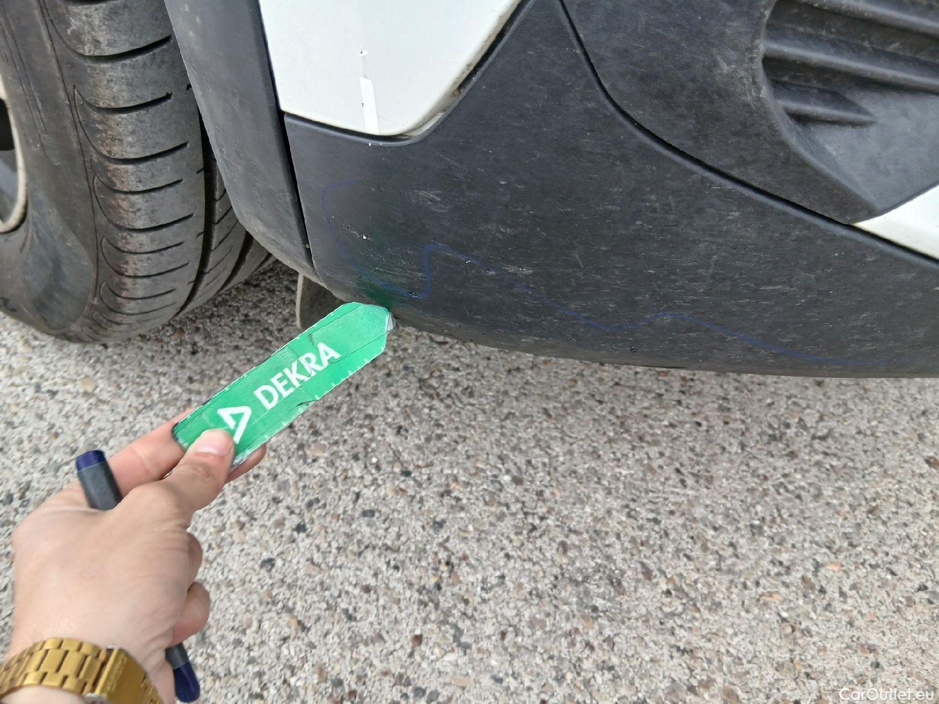  Peugeot  2008 PEUGEOT  / 2019 / 5P / todoterreno Allure BlueHDI 81kW (110CV) #4