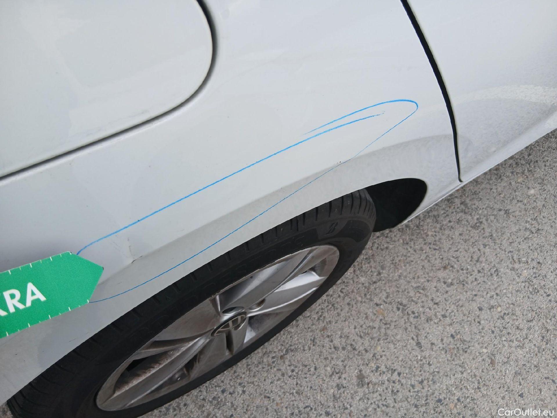  Volkswagen  Golf  VOLKSWAGEN / 2020 / 5P / berlina con portón 2.0 TDI 85kW (115CV) #20