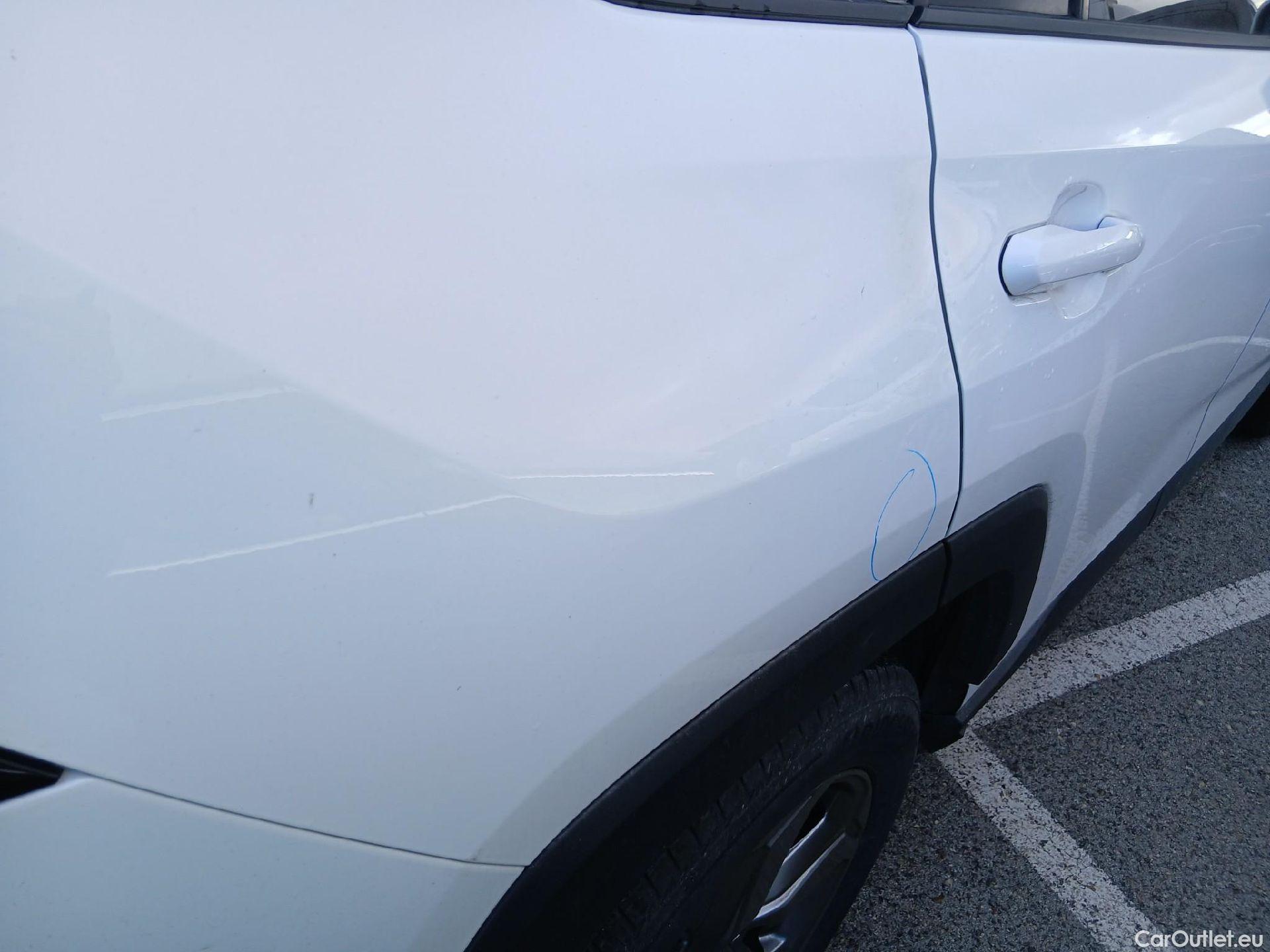  Toyota  RAV4 TOYOTA  / 2018 / 5P / todoterreno 2.5l 220H Advance #10