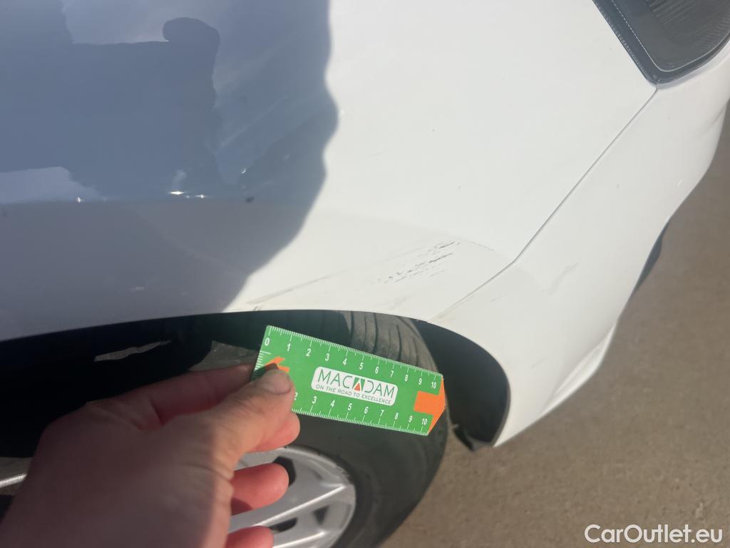  Ford  Focus FORD  / 2018 / 5P / berlina con portón 1.5 Ecoblue 88kW Trend+ #19