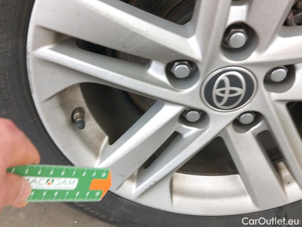  Toyota  Corolla TOYOTA  / 2019 / 5P / familiar 1.8 125H ACTIVE TECH E-CVT TOU SPORT #8