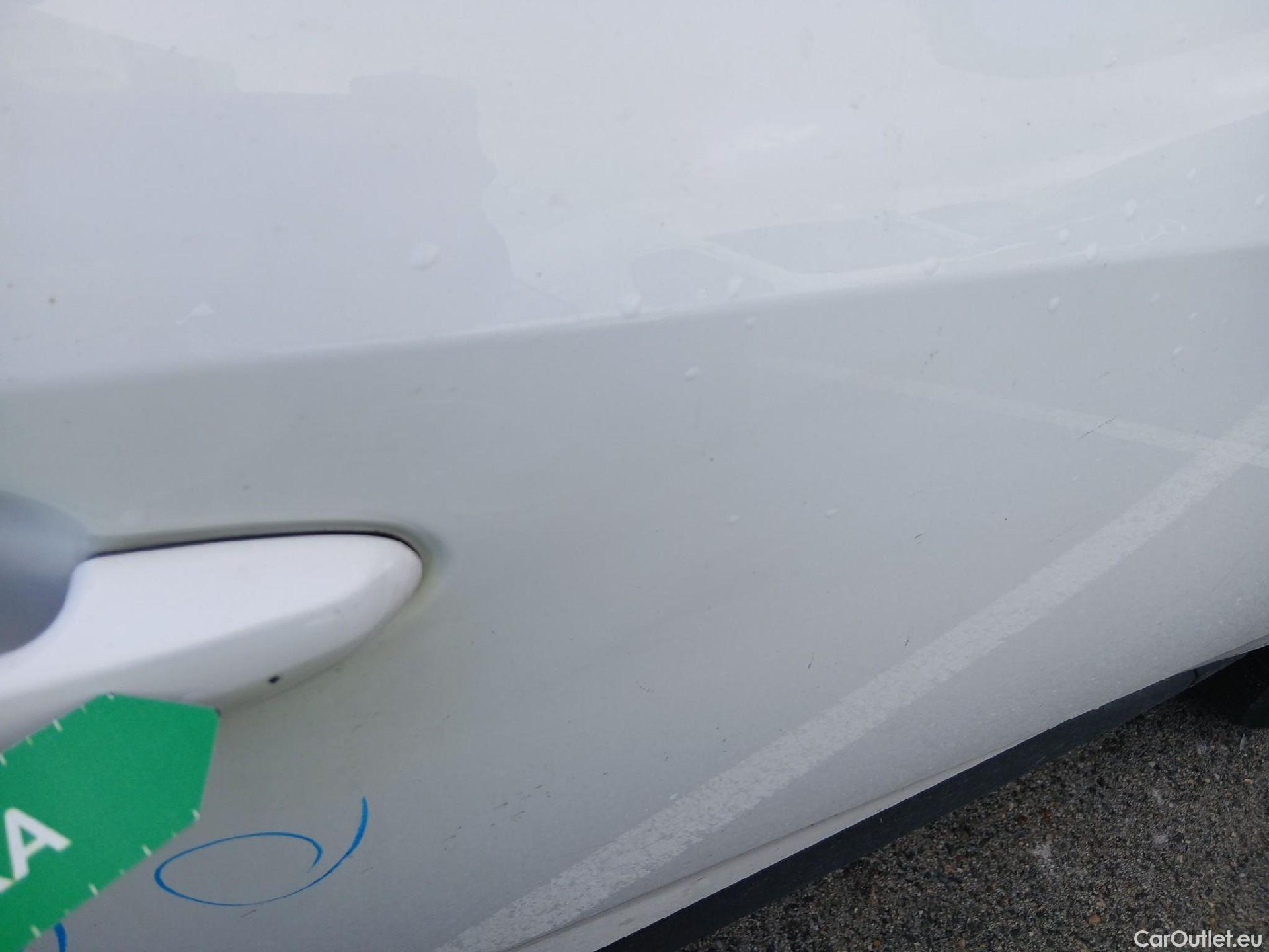  Toyota  RAV4 TOYOTA  / 2018 / 5P / todoterreno 2.5l 220H Advance #15