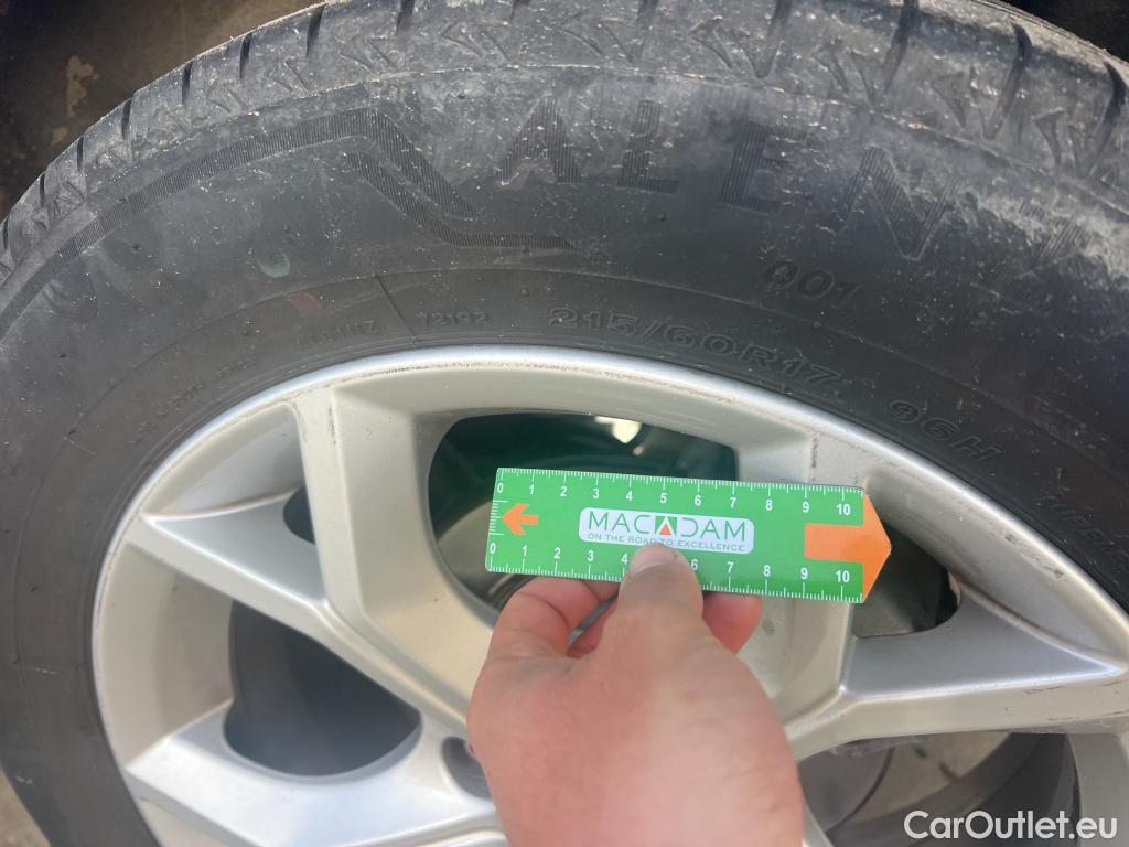  Nissan  Juke NISSAN  / 2019 / 5P / crossover DIG-T 84 kW (114 CV) DCT 7 V N-Connecta (AC2) #4