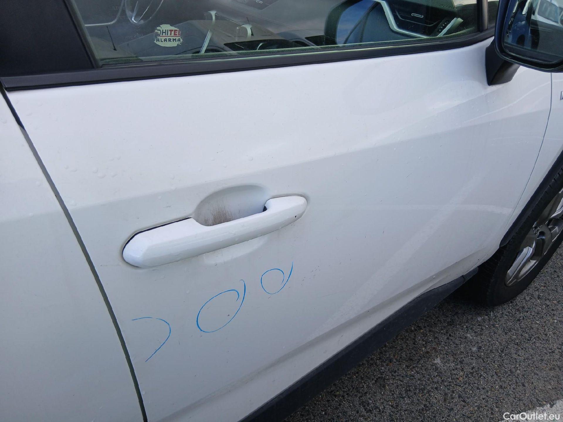  Toyota  RAV4 TOYOTA  / 2018 / 5P / todoterreno 2.5l 220H Advance #16