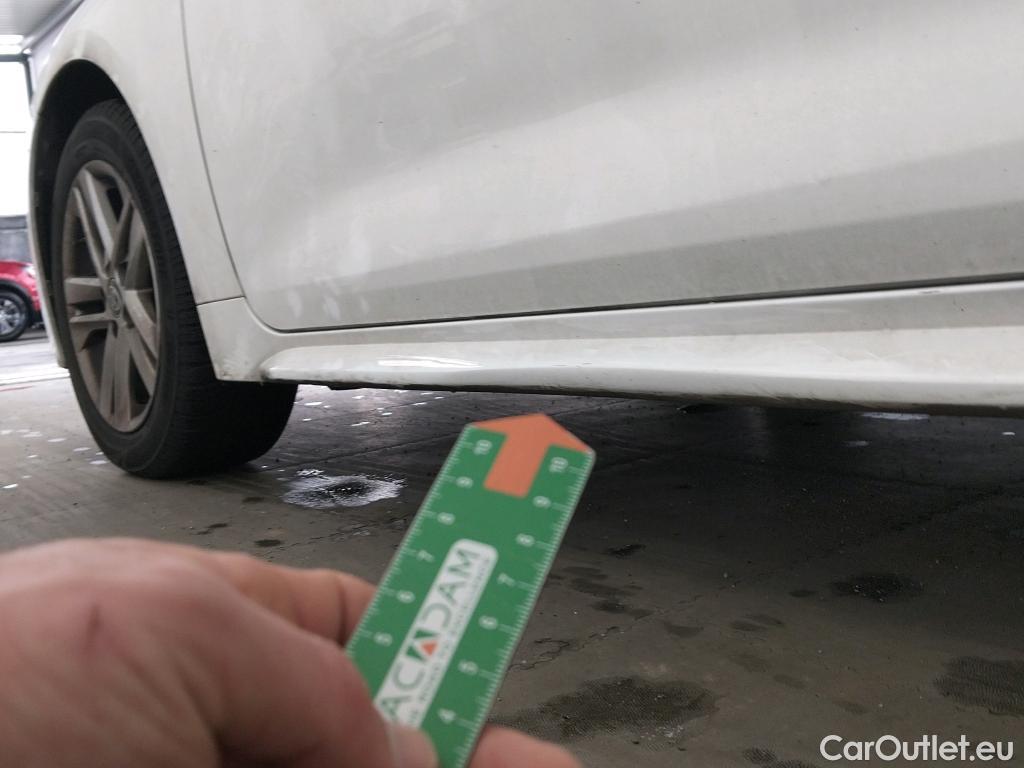  Toyota  Corolla TOYOTA  / 2019 / 5P / familiar 1.8 125H ACTIVE TECH E-CVT TOU SPORT #2