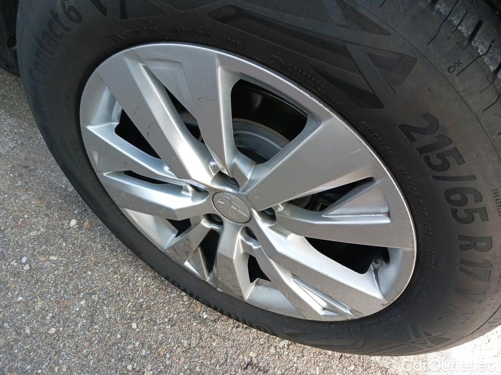  Peugeot  3008 PEUGEOT  / 2020 / 5P / todoterreno 1.5 BlueHDi 96kW (130CV) S&S Active Pack #9