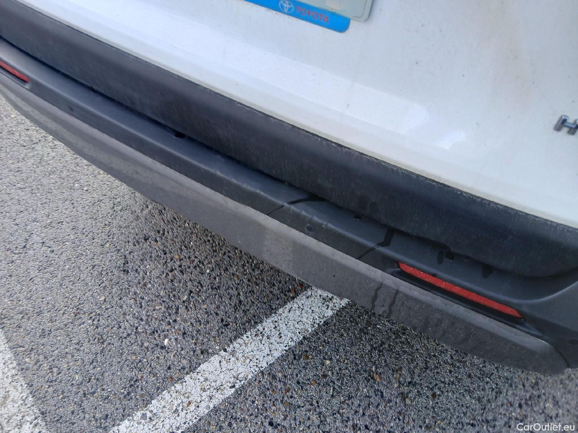  Toyota  RAV4 TOYOTA  / 2018 / 5P / todoterreno 2.5l 220H Advance #8