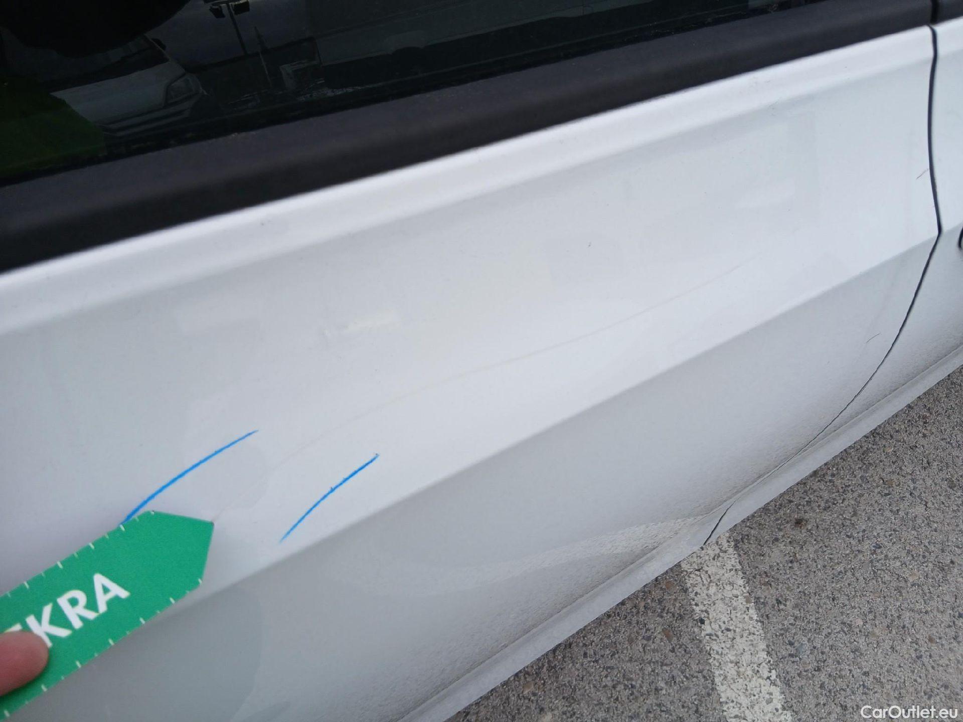  Volkswagen  Golf  VOLKSWAGEN / 2020 / 5P / berlina con portón 2.0 TDI 85kW (115CV) #21