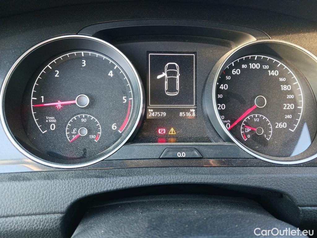  Volkswagen  Golf  VOLKSWAGEN / 2016 / 5P / berlina con portón Last Edition 1.6 TDI 85kW (115CV) #24