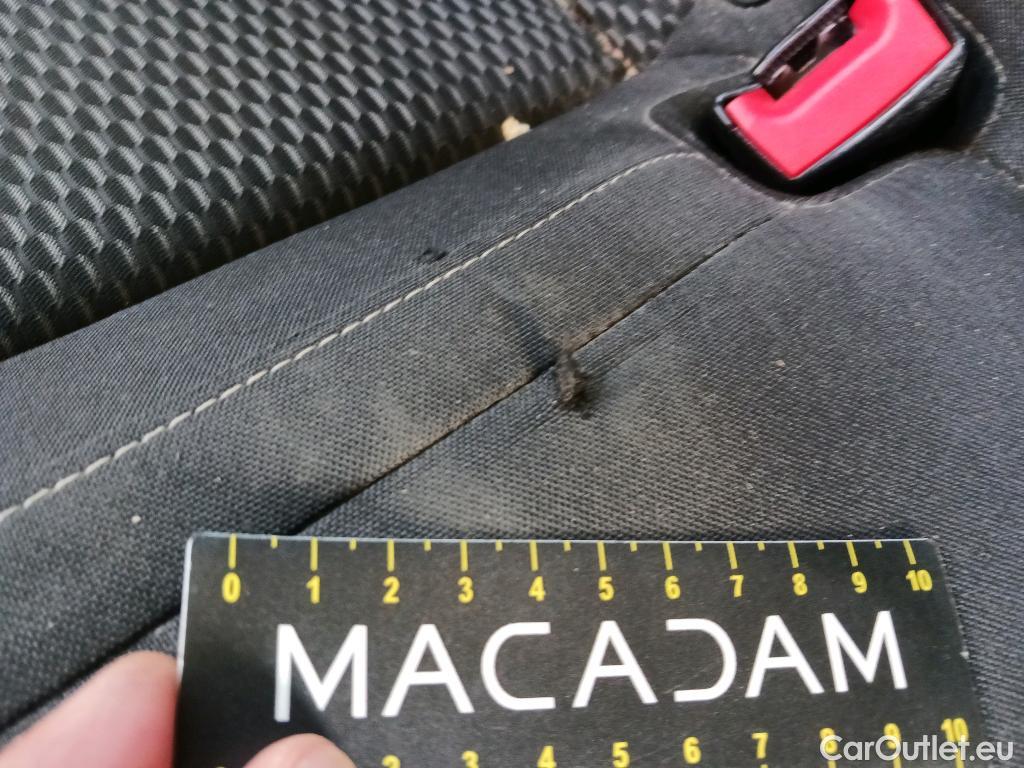  Volkswagen  Golf  VOLKSWAGEN / 2016 / 5P / berlina con portón Last Edition 1.6 TDI 85kW (115CV) #2