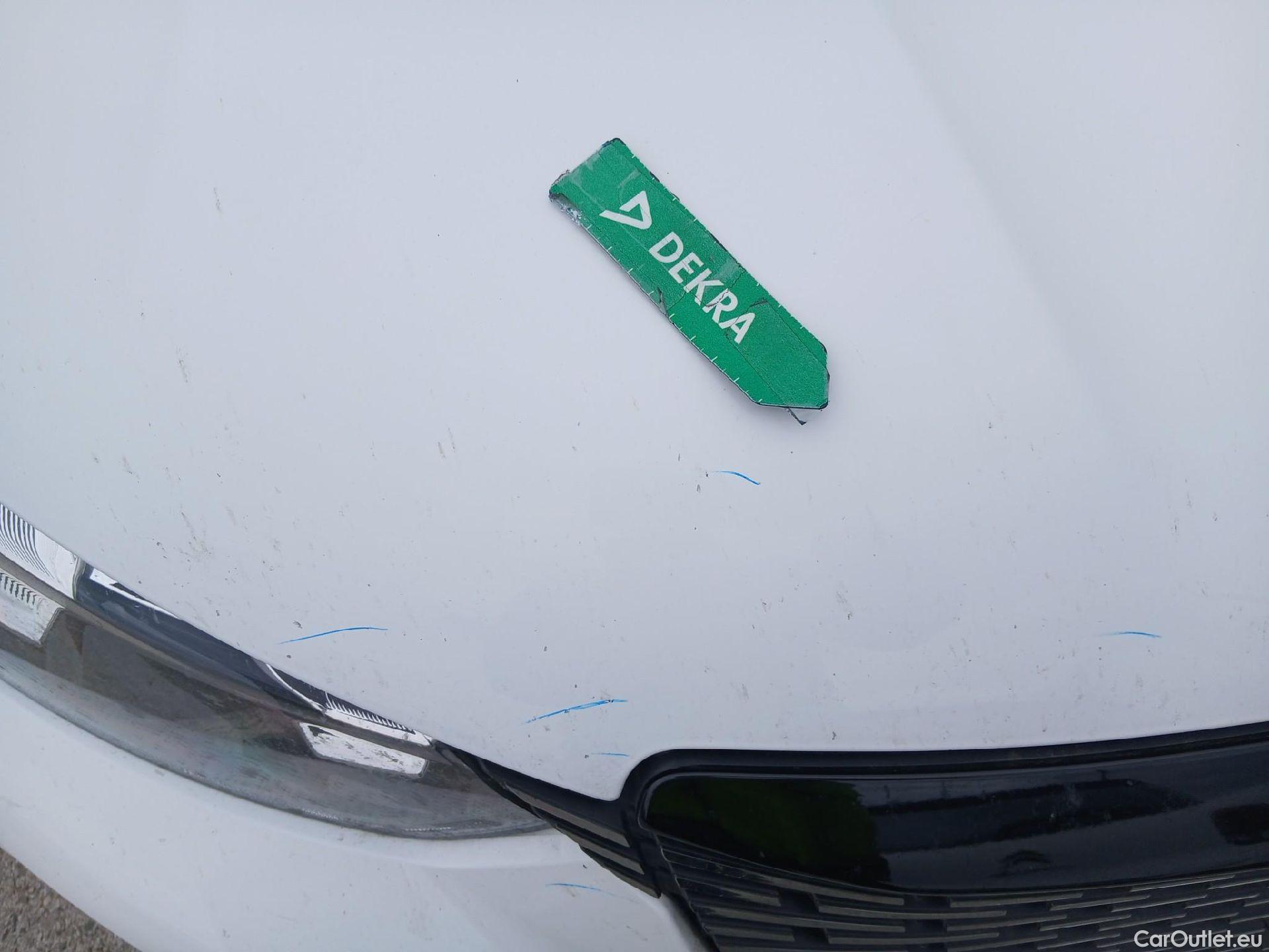  Peugeot  2008 PEUGEOT  / 2019 / 5P / todoterreno Allure BlueHDI 81kW (110CV) #5